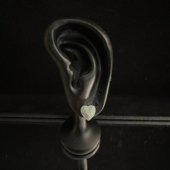 Beautiful 0.76ct Genuine Moissanite Heart Screwback Stud Earrings~New~Retail$249 - Picture 9 of 13